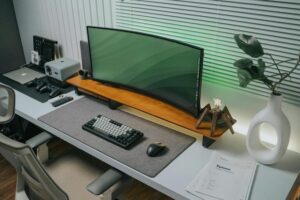 Tips for Organizing a Clutter-Free Workspace to Boost Productivity